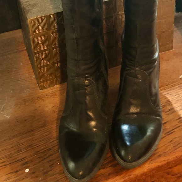 Knee-High Black Leather Boots - Picture 2 of 14